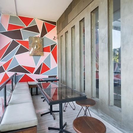 Super Oyo Flagship 91863 Metro House Hotel Surabaya Exterior foto