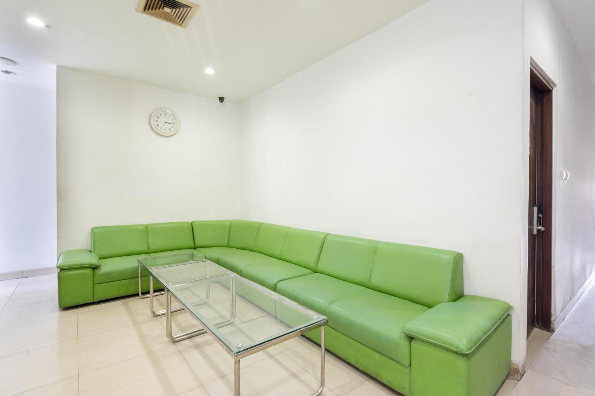 Super Oyo Flagship 91863 Metro House Hotel Surabaya Exterior foto