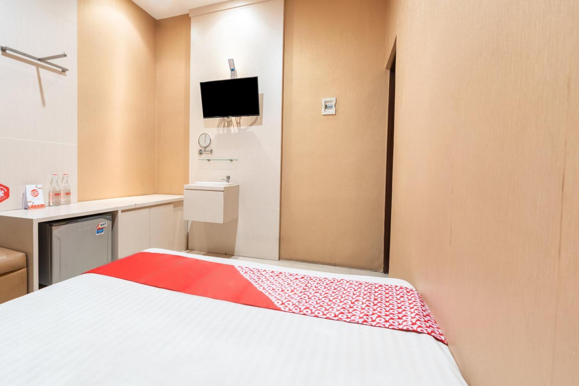 Super Oyo Flagship 91863 Metro House Hotel Surabaya Exterior foto