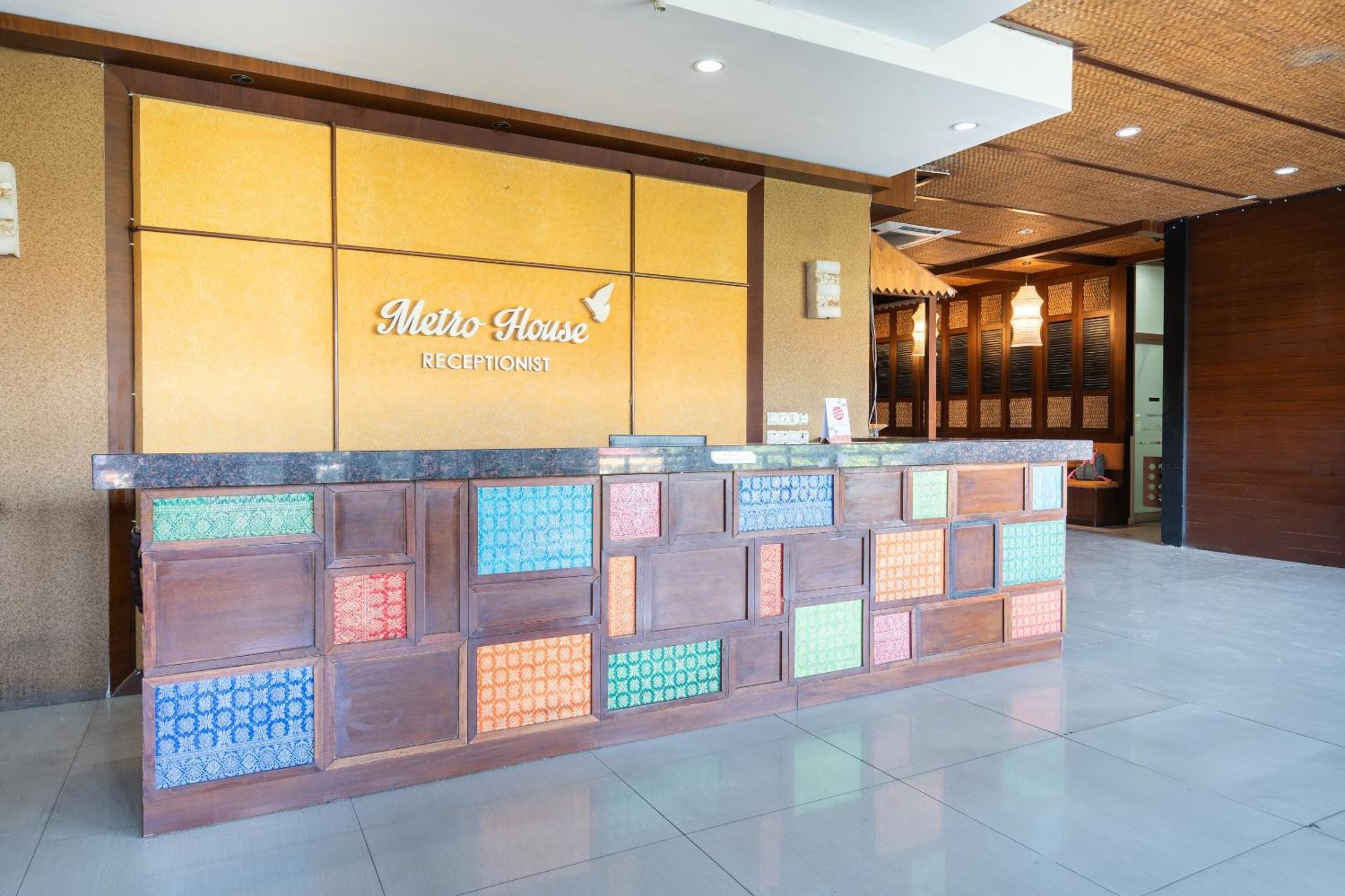 Super Oyo Flagship 91863 Metro House Hotel Surabaya Exterior foto