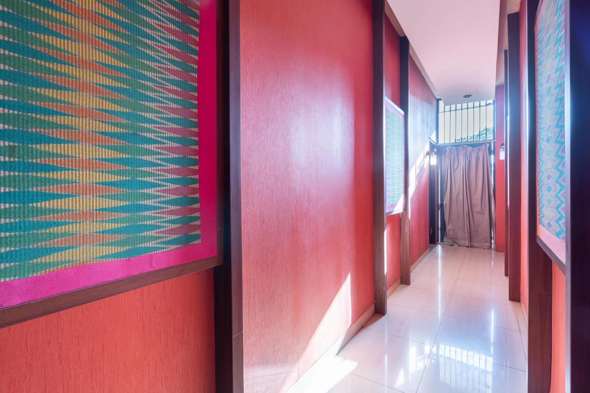 Super Oyo Flagship 91863 Metro House Hotel Surabaya Exterior foto