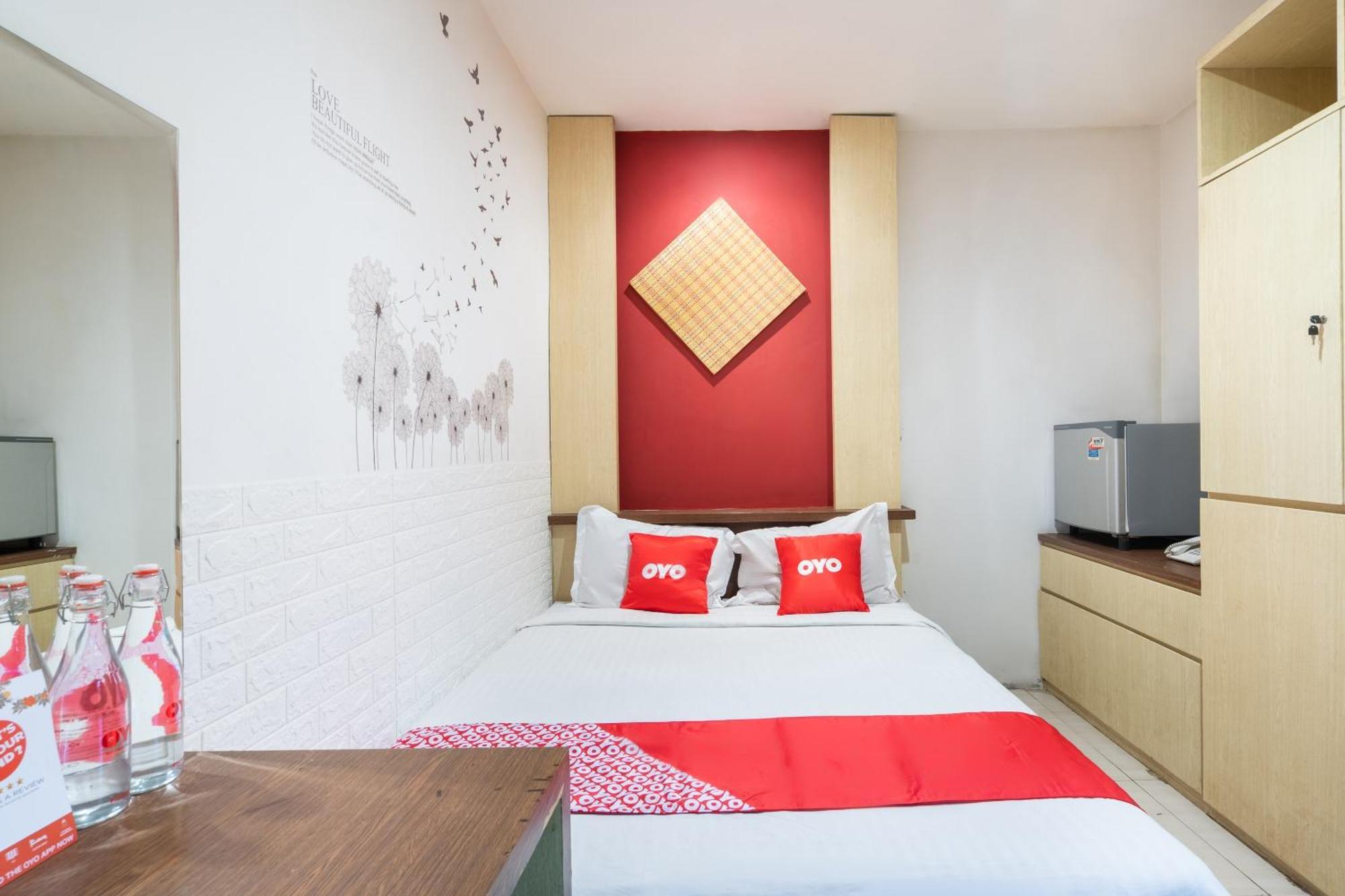 Super Oyo Flagship 91863 Metro House Hotel Surabaya Exterior foto
