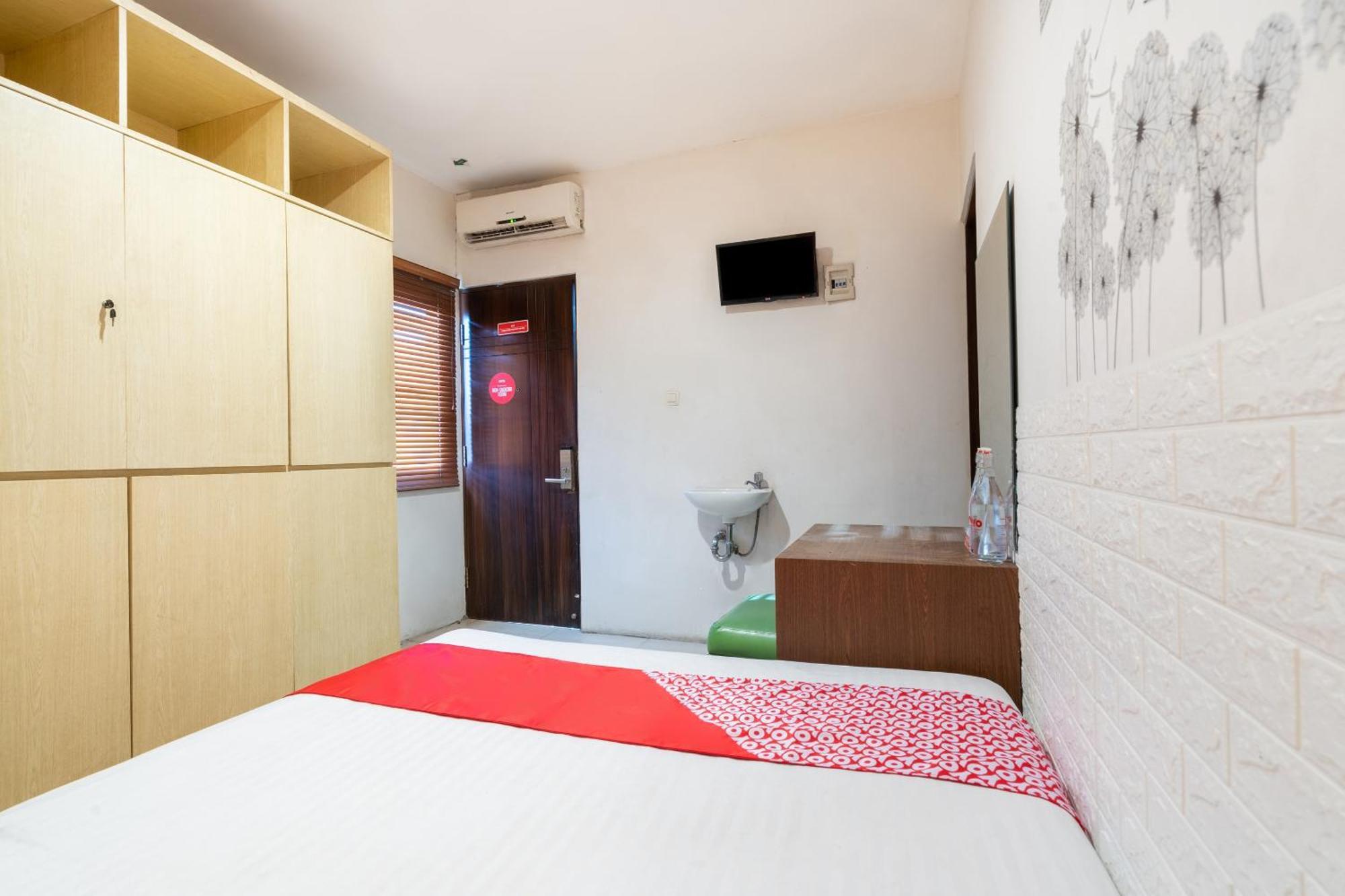 Super Oyo Flagship 91863 Metro House Hotel Surabaya Exterior foto
