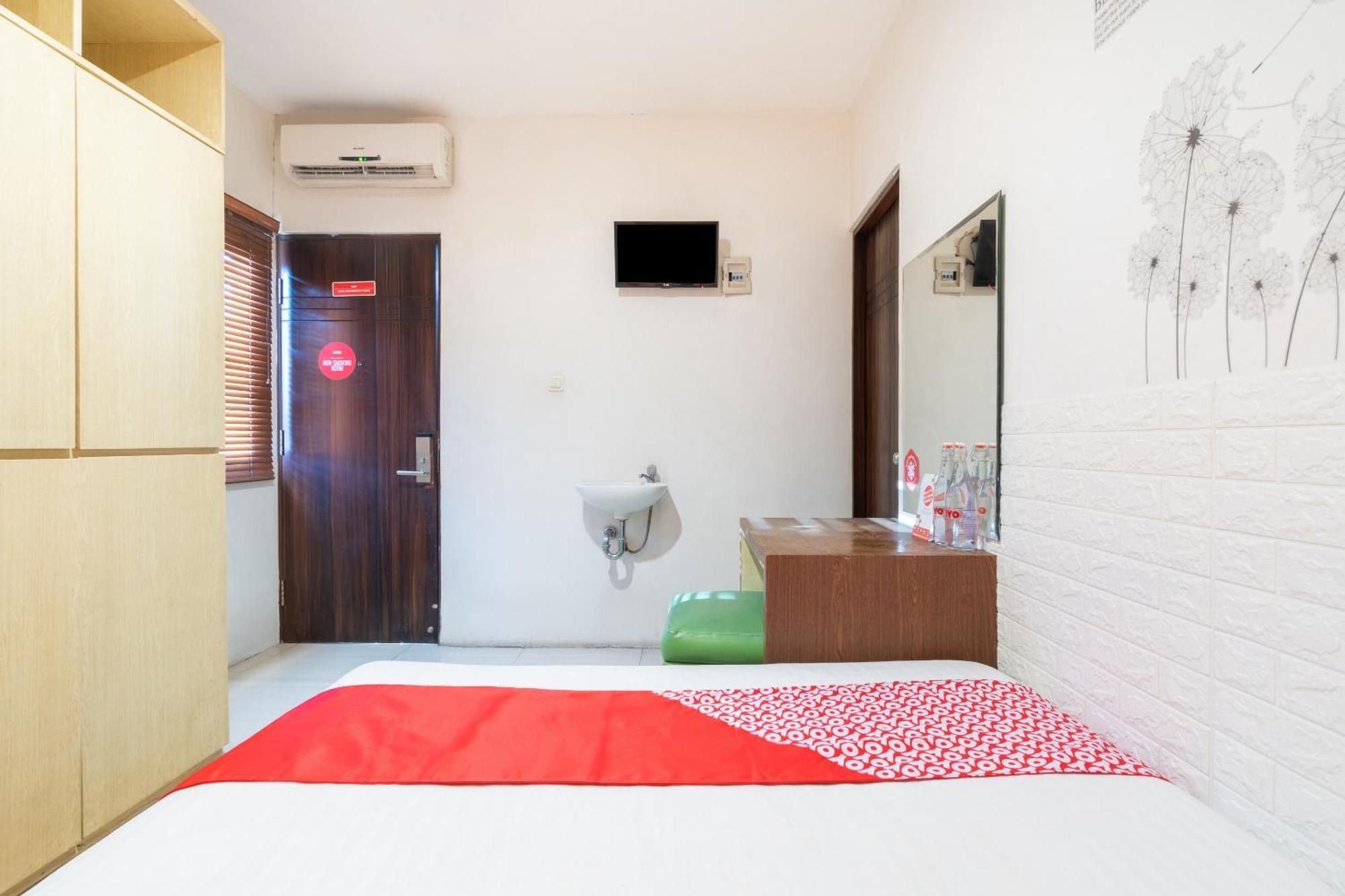 Super Oyo Flagship 91863 Metro House Hotel Surabaya Exterior foto